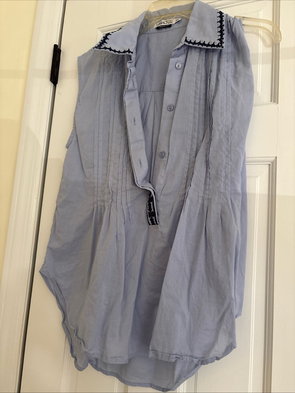 Mariacher Women’s Light Blue Sleeveless Blouse with Navy Trim, size XS